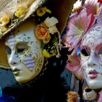 Masken und Kostüme für Karneval