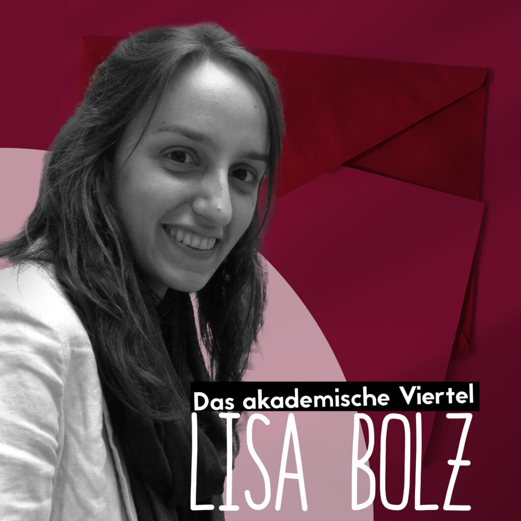 Portrait von Lisa Bolz auf einem weinroten Hintergrund, im Hintergrund die Silhouette eines Briefes
