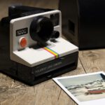 Polaroidkamera mit Polaroidbild